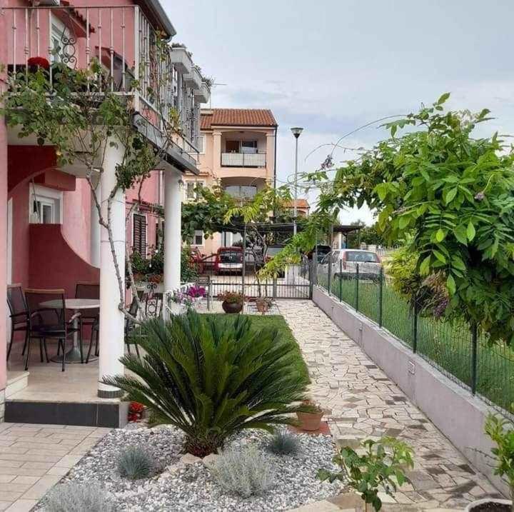 Apartments Dragica Poreč Exterior foto